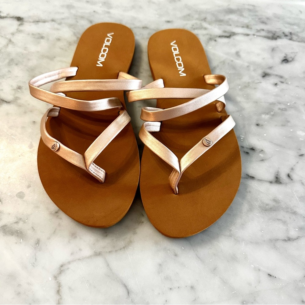 NWOT Size 5 Volcom Recliner Comfort Foam Sandals